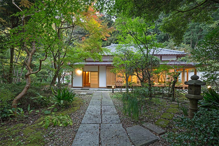 成田山新勝寺 延命院 外観南面夕景（非公開）